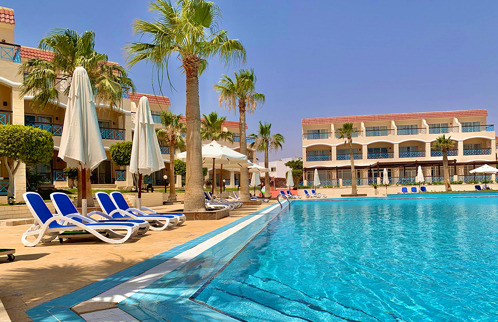 Ivy Cyrene Island Aqua Park Resort